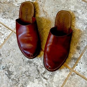 Cole Haan Country - women’s leather slides, size 9M.